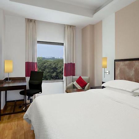 Four Points By Sheraton Vadodara Exterior photo