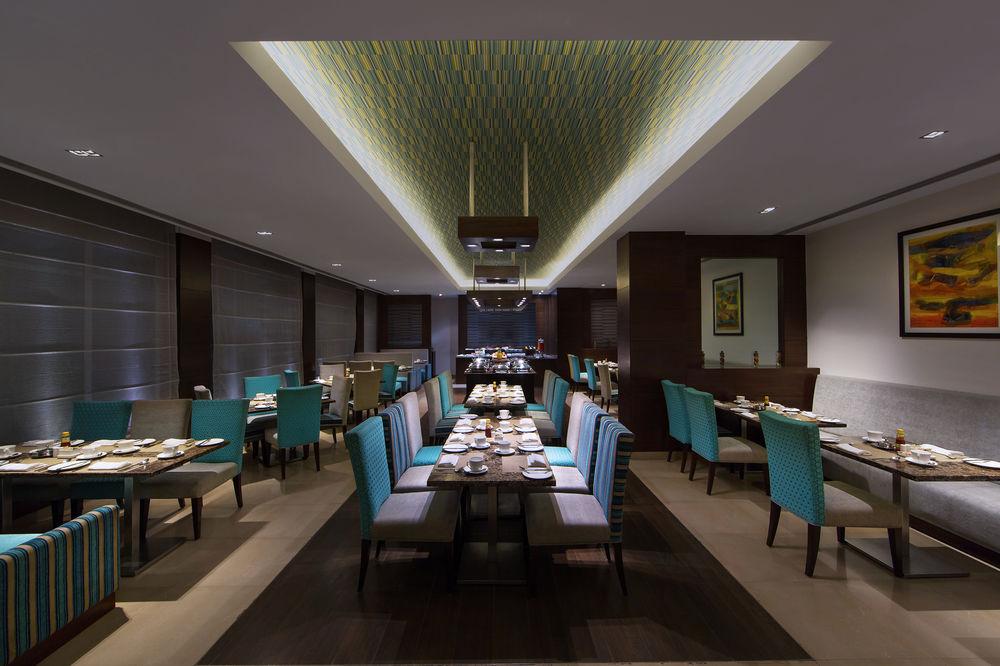 Four Points By Sheraton Vadodara Exterior photo