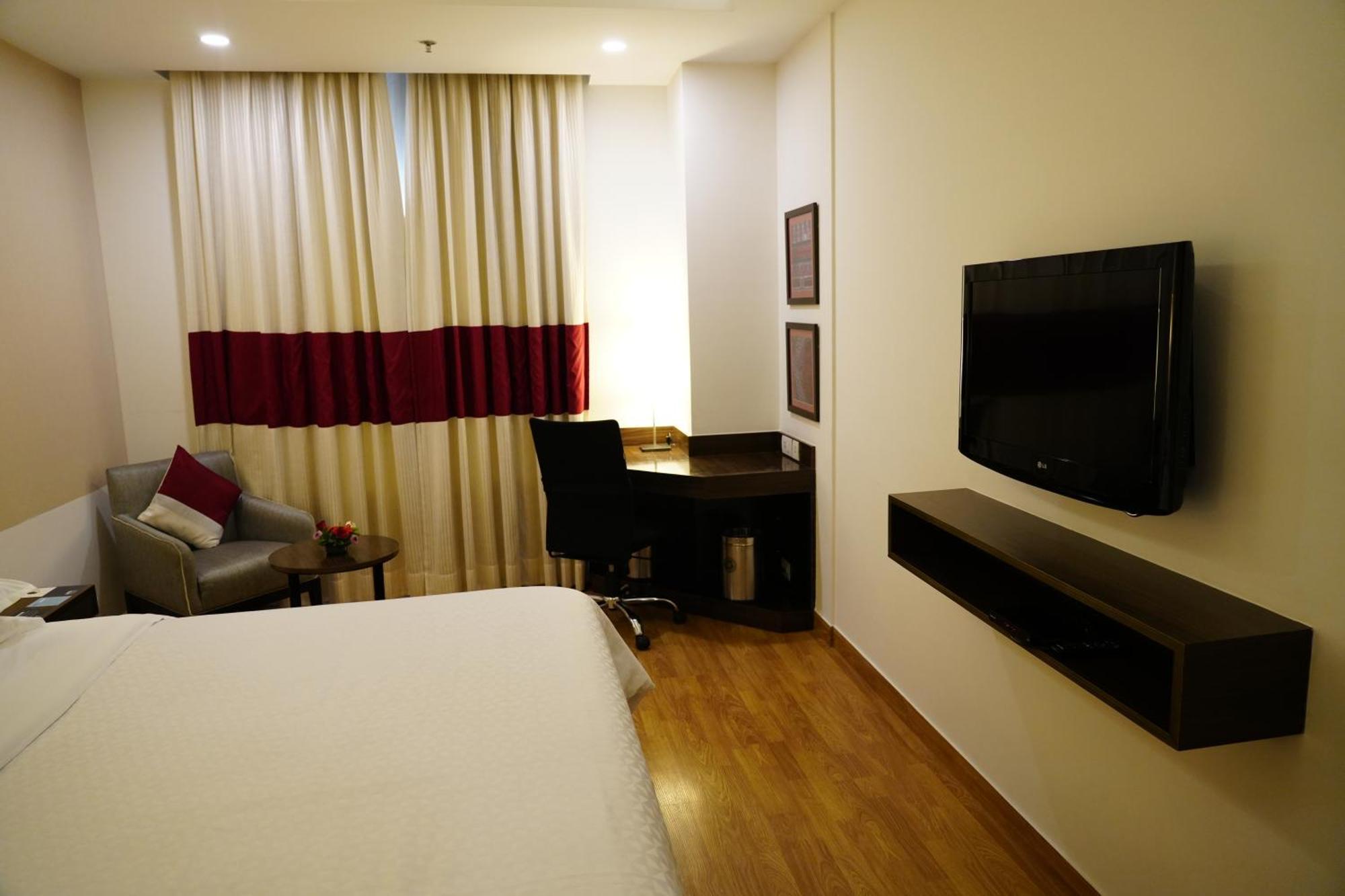 Four Points By Sheraton Vadodara Exterior photo