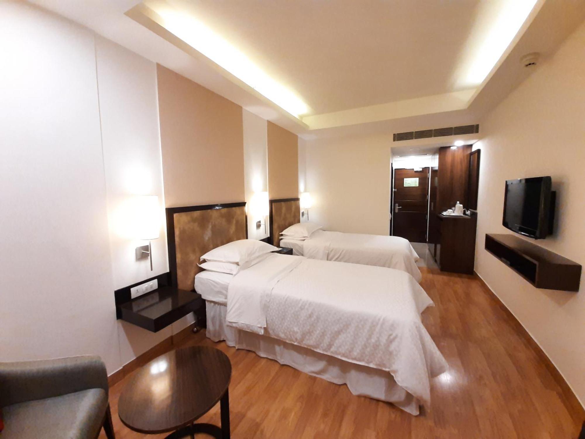 Four Points By Sheraton Vadodara Exterior photo