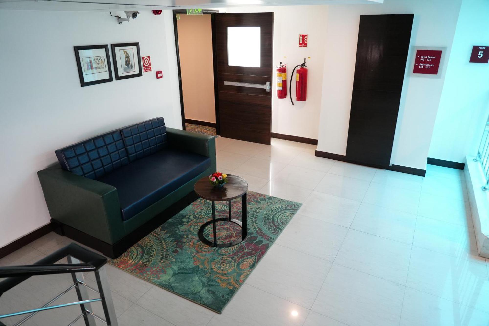 Four Points By Sheraton Vadodara Exterior photo