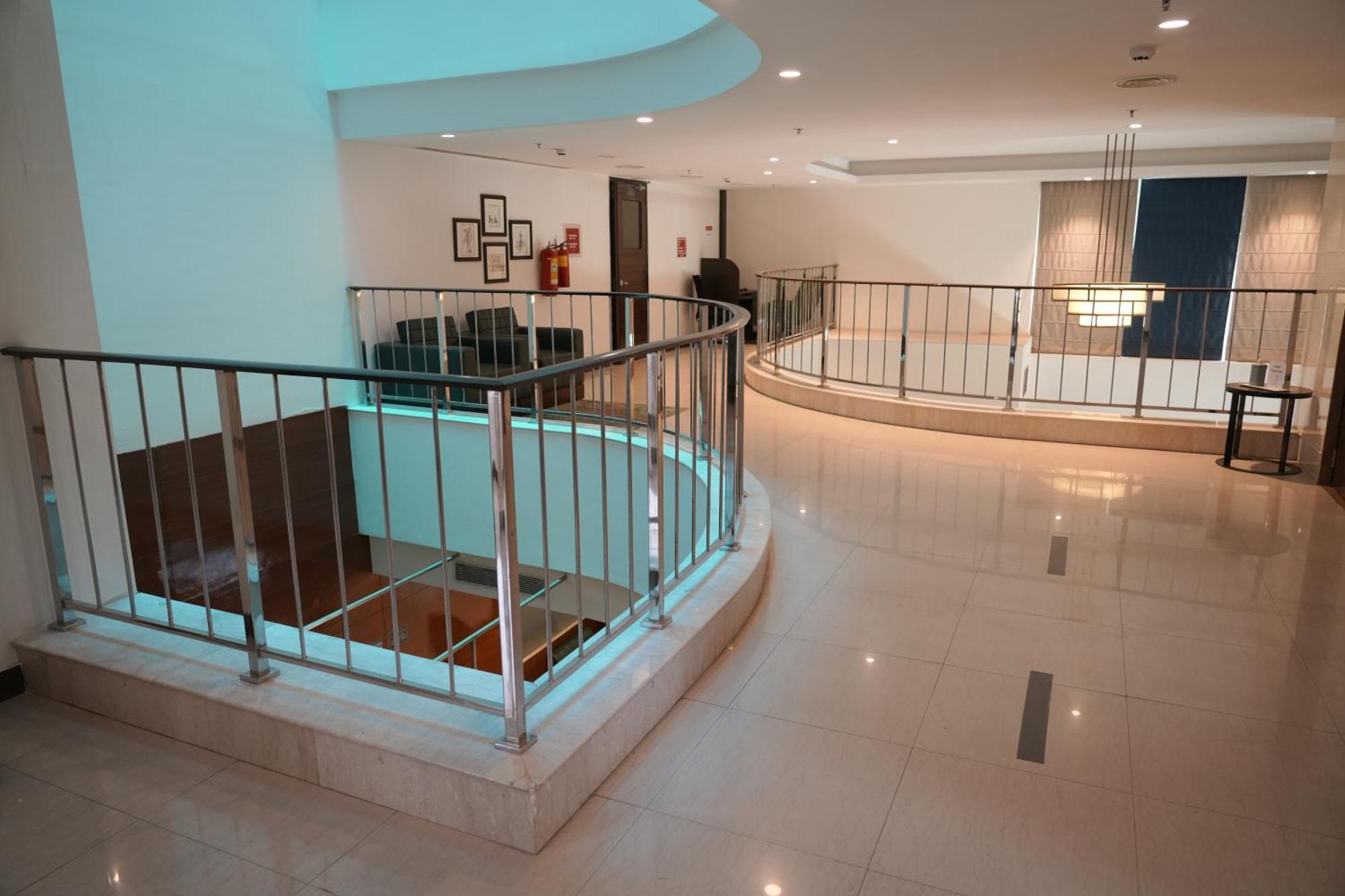 Four Points By Sheraton Vadodara Exterior photo