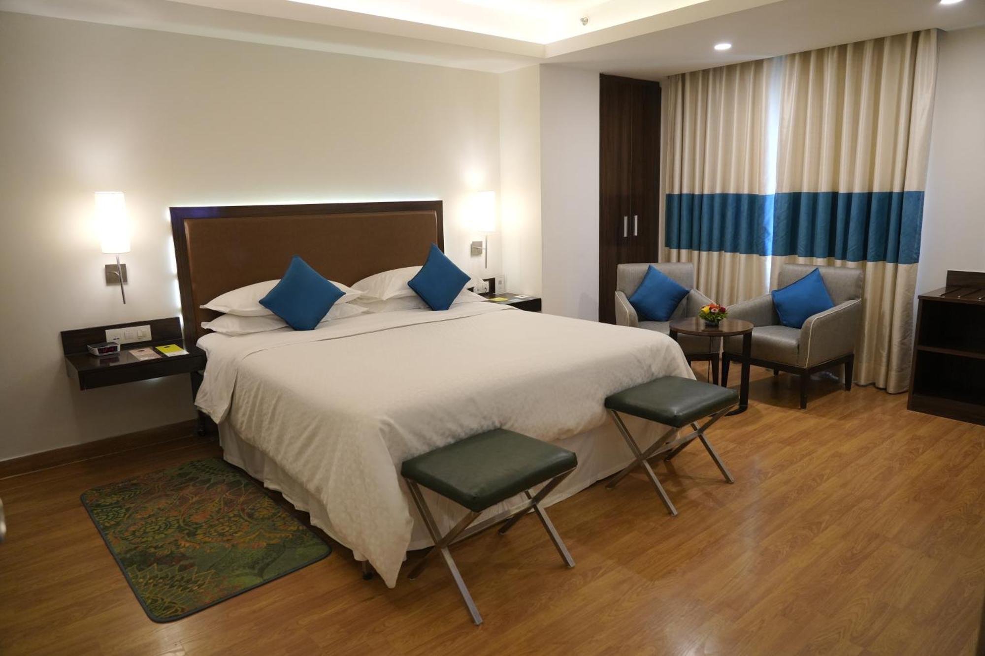 Four Points By Sheraton Vadodara Exterior photo