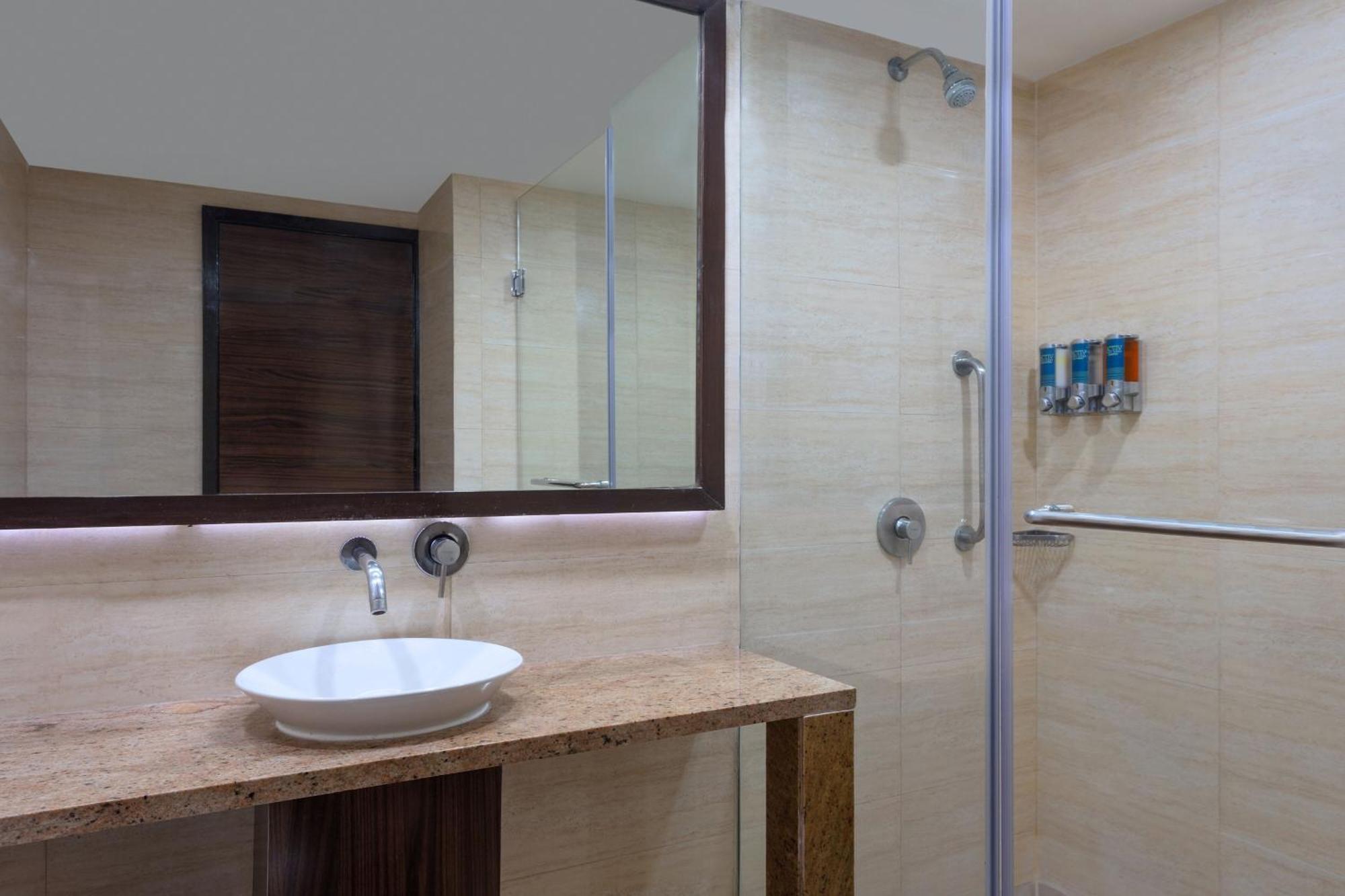 Four Points By Sheraton Vadodara Exterior photo