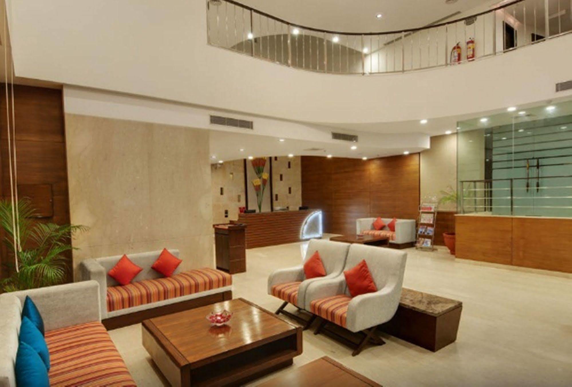 Four Points By Sheraton Vadodara Exterior photo